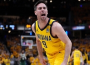 英雄联盟总决赛门票-东部半决赛开门红：雄鹿力克步行者