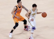 英雄联盟总决赛直播-深圳队力克上海队，孙铭徽扛起全队