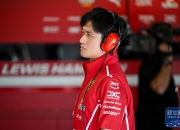 LOL赛事-雷诺车队鏖战红牛车队，周冠宇高光表现