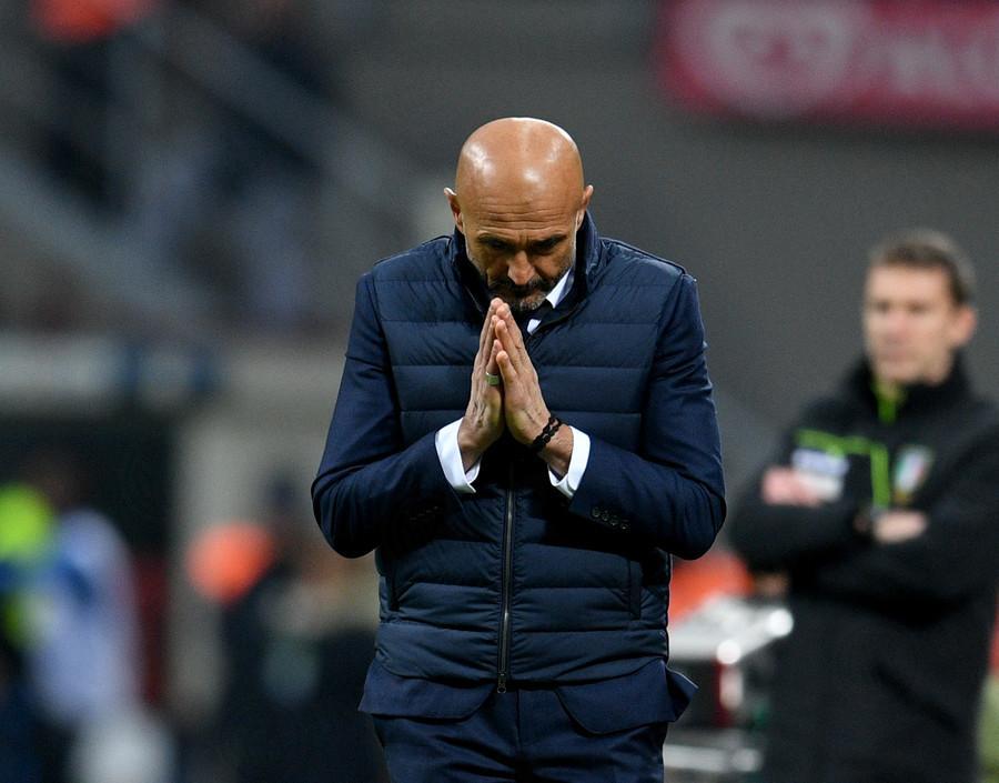 切沃主帅因违规被罚，球队受挫