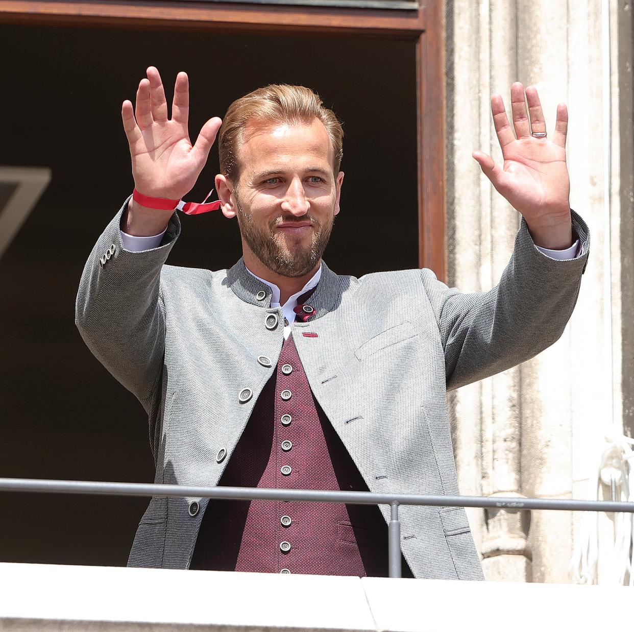 包含拜仁慕尼黑球员获得当地联赛最佳射手称号的词条 包含拜仁慕尼黑球员获得当地联赛最佳射手称号的词条