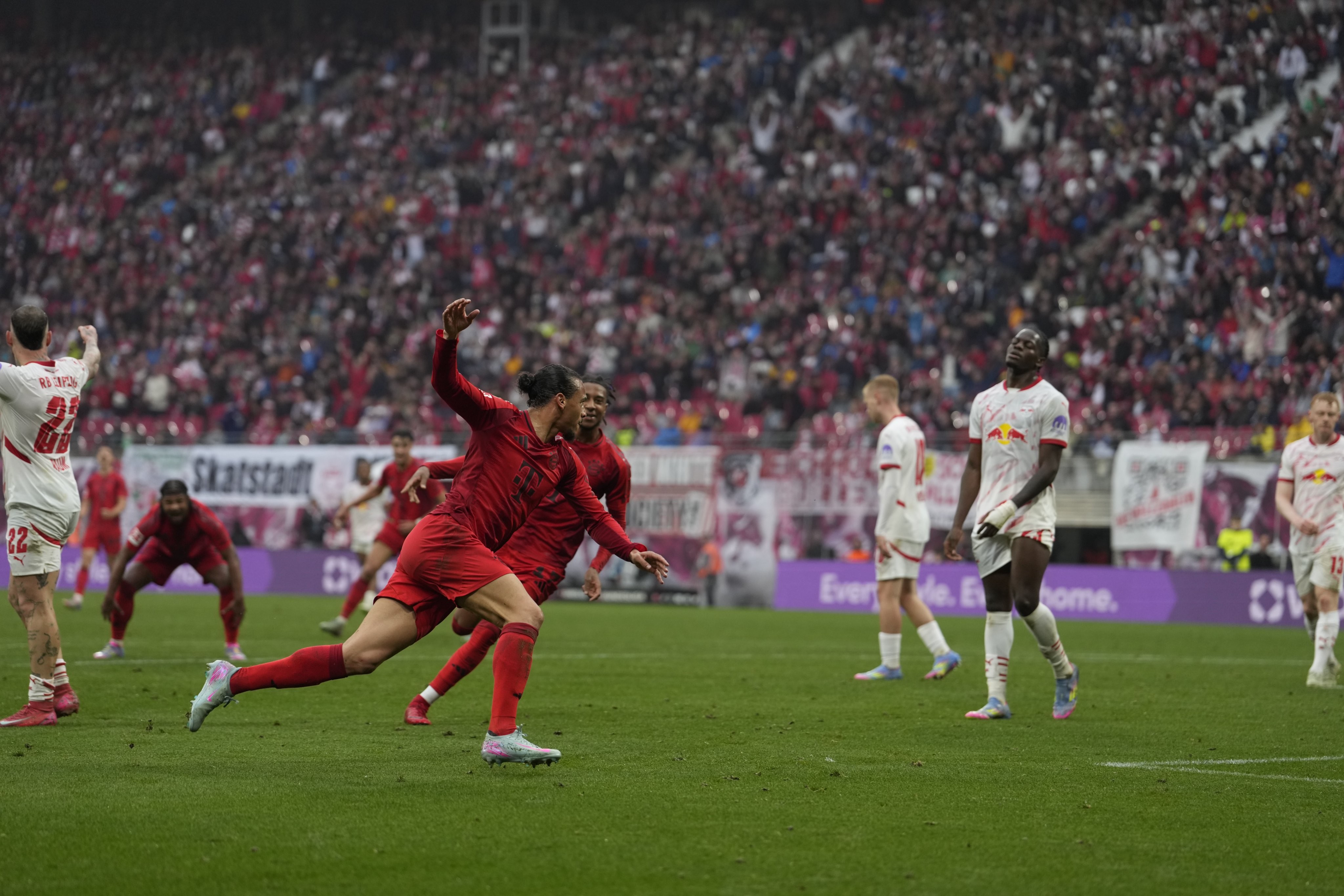 关于RB莱比锡全队备战关键比赛，豪取连胜的信息