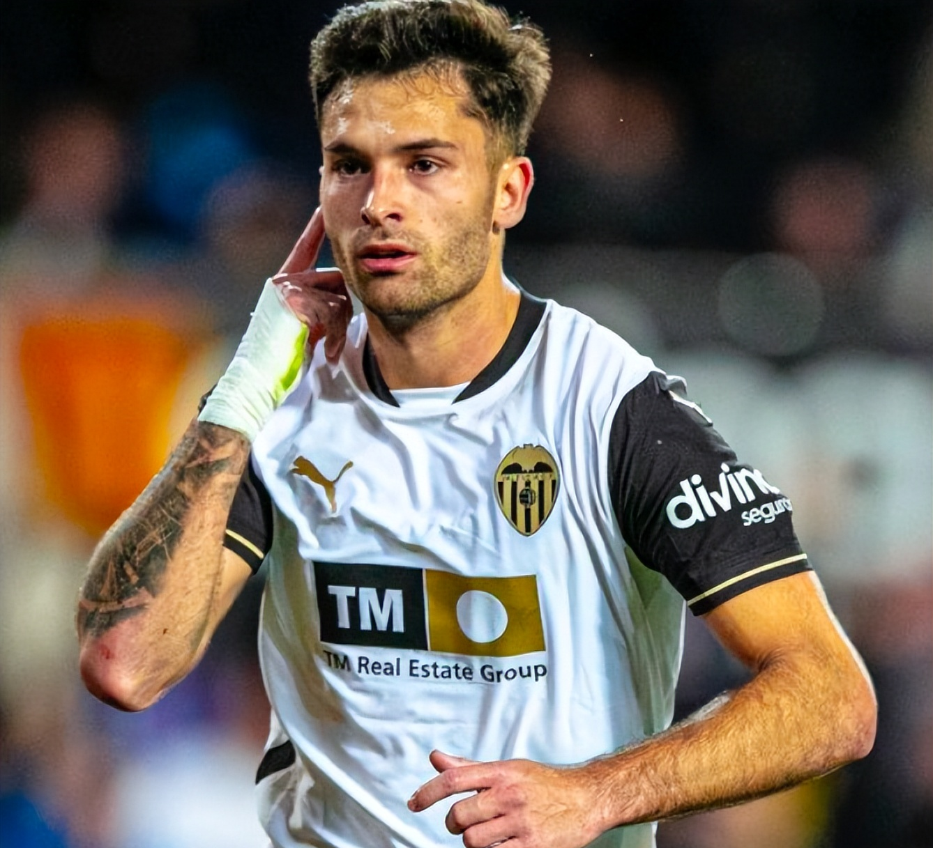 瓦伦西亚客战逆转,惊险跻身前四的简单介绍 瓦伦西亚客战逆转,惊险跻身前四的简单介绍