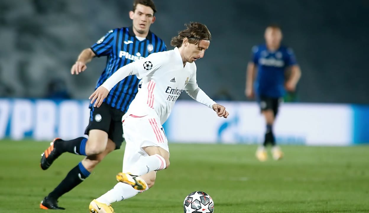 波兰险胜丹麦，莫德里奇高光表现