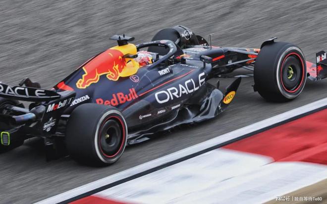 红牛车队绝杀梅赛德斯,汉密尔顿带队取胜 红牛车队绝杀梅赛德斯,汉密尔顿带队取胜