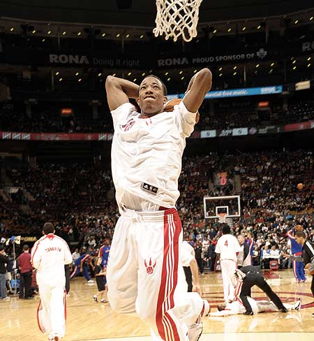 猛龙绝杀广州队,德罗赞高光表现 猛龙绝杀广州队,德罗赞高光表现