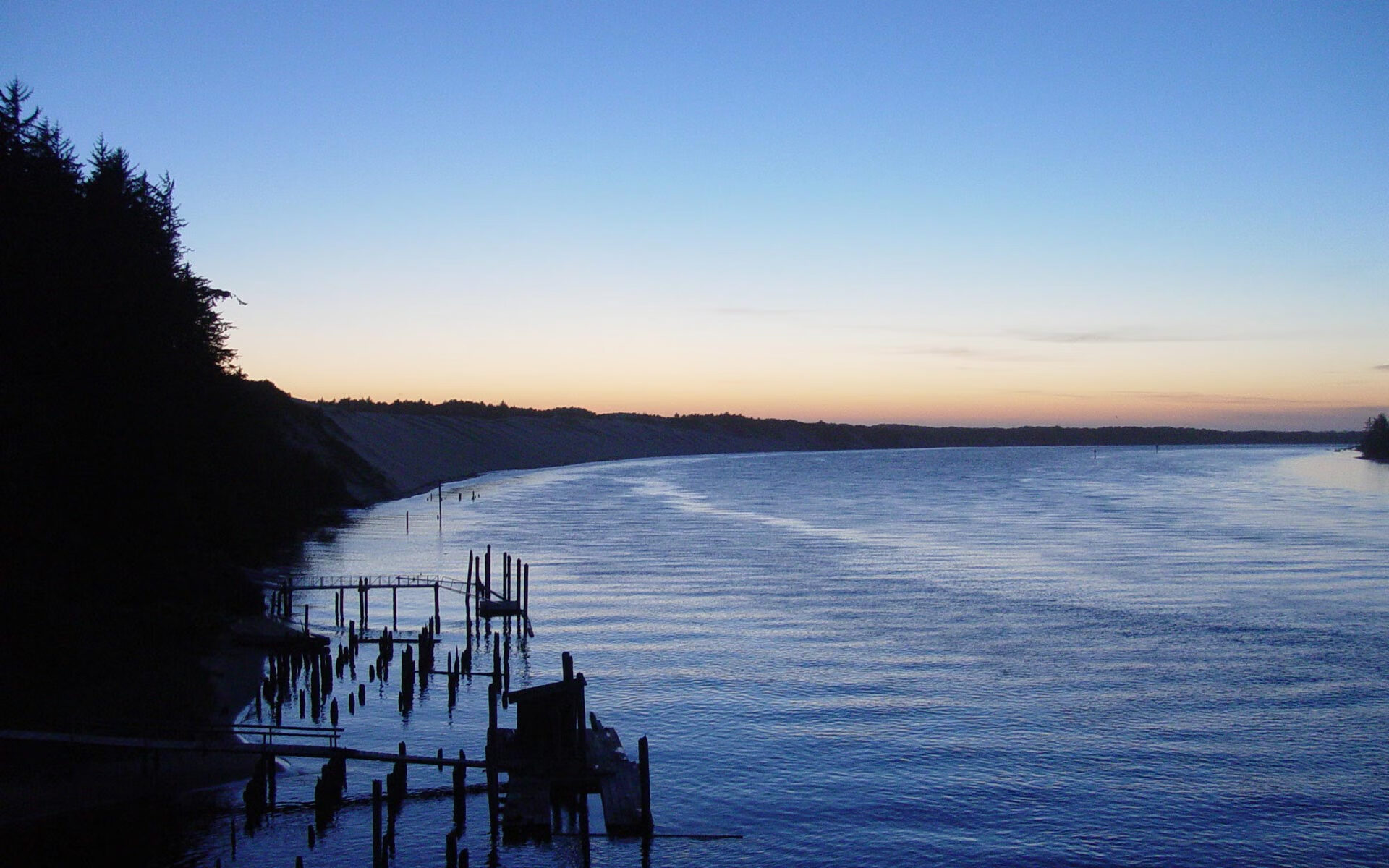 从丹佛高原到召唤师峡谷，当掘金战术打穿雄鹿，贝恩在另一片战场接管世界